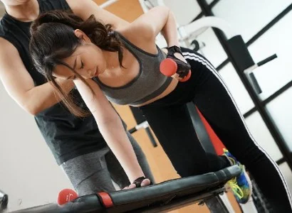 Người phụ nữ thiếu thốn tình dục và anh PT số hưởng quan hệ tình dục với nhau